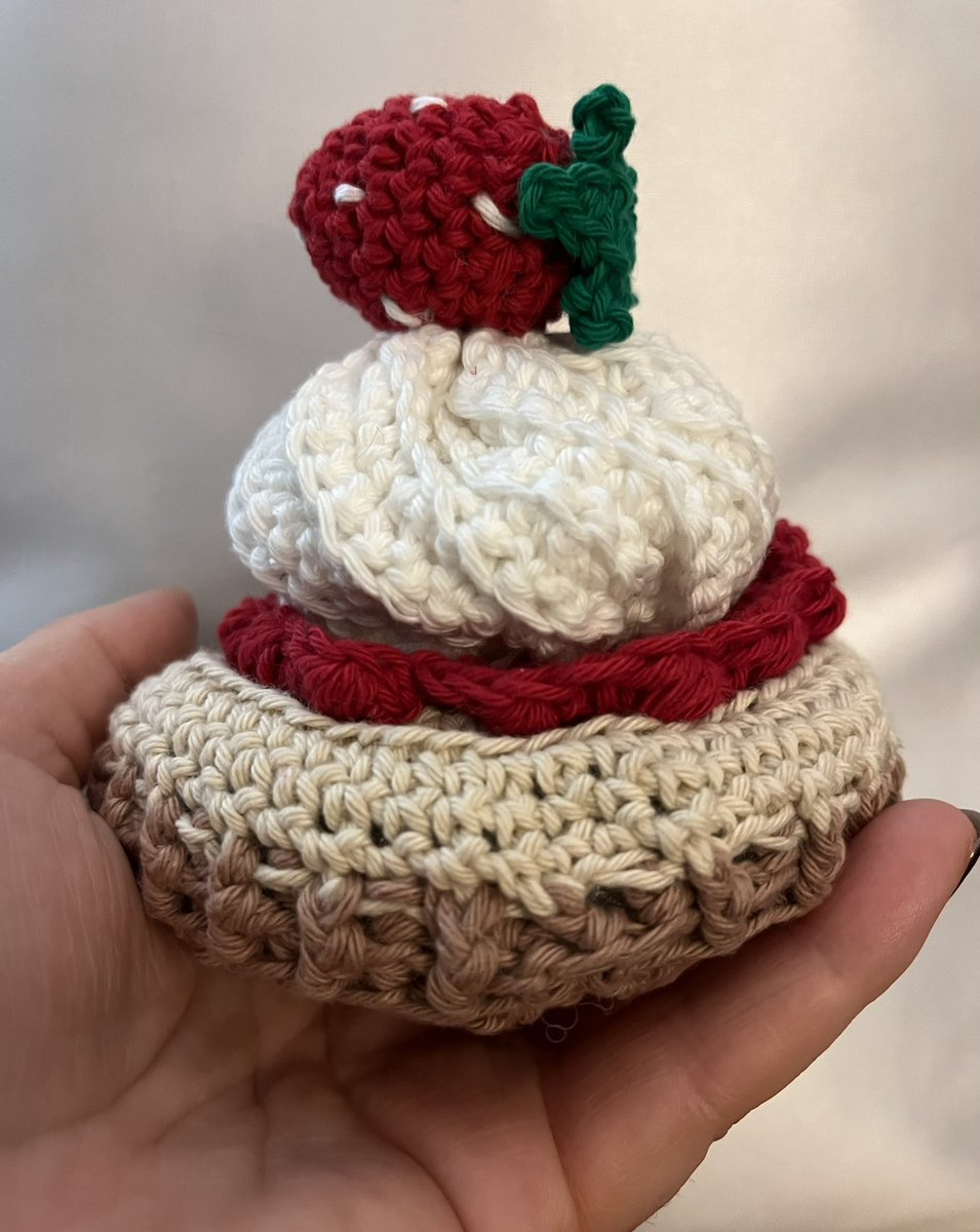 dawnlovesgreece's tweet photo. Crochet cream scone I just made #JamThenCream https://t.co/wdTei2ki7H