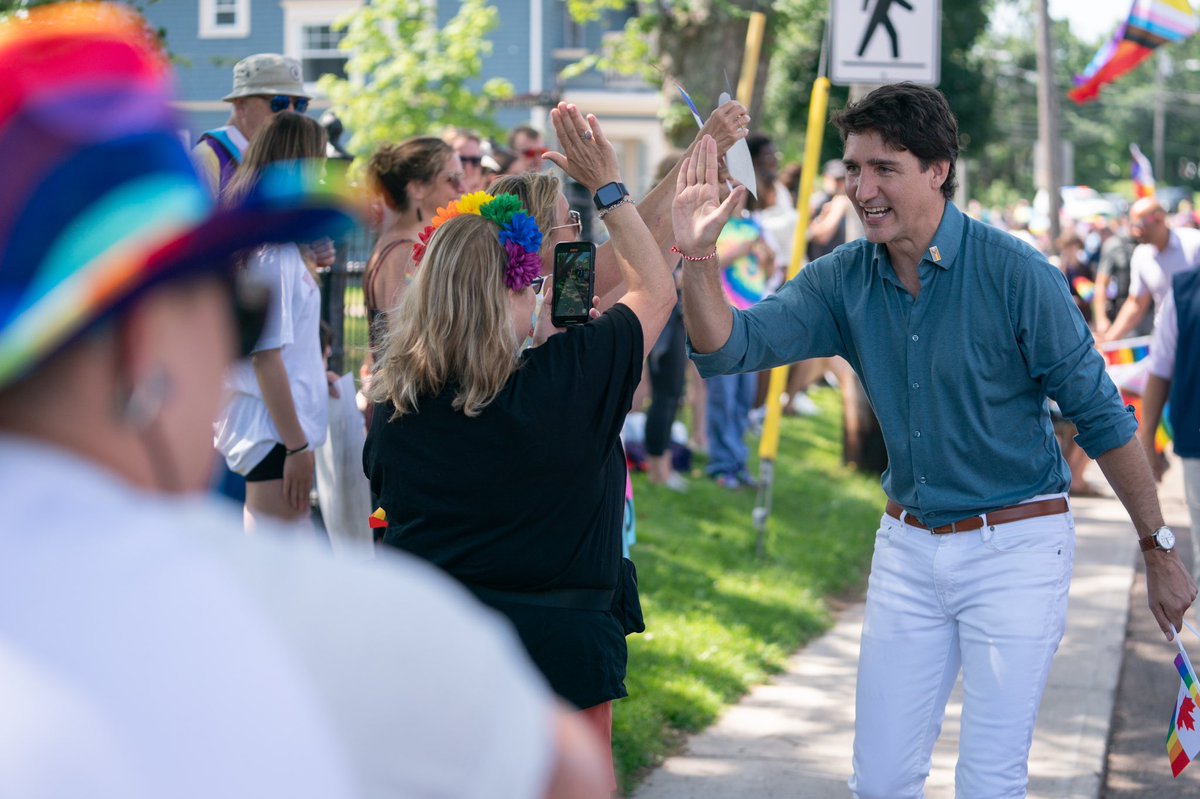 JustinTrudeau tweet picture