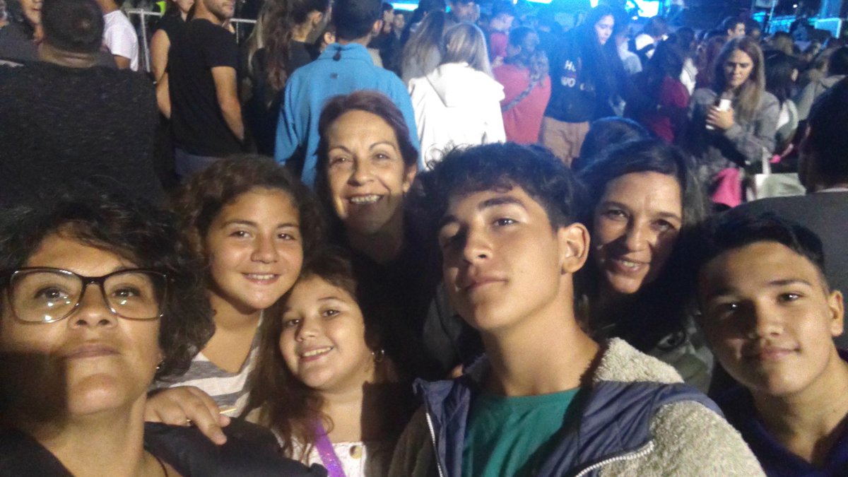 luarapertine's tweet photo. @iSad_Off #familytime💞 https://t.co/MRKvdTeHbF