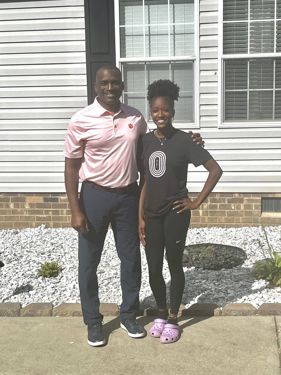Thank you Coach Gibson for an amazing home visit! Truly grateful and honored #homevisit  #gotigers? <a href="/ClemsonTrackXC/">Clemson Track & Field/XC 🐾</a>