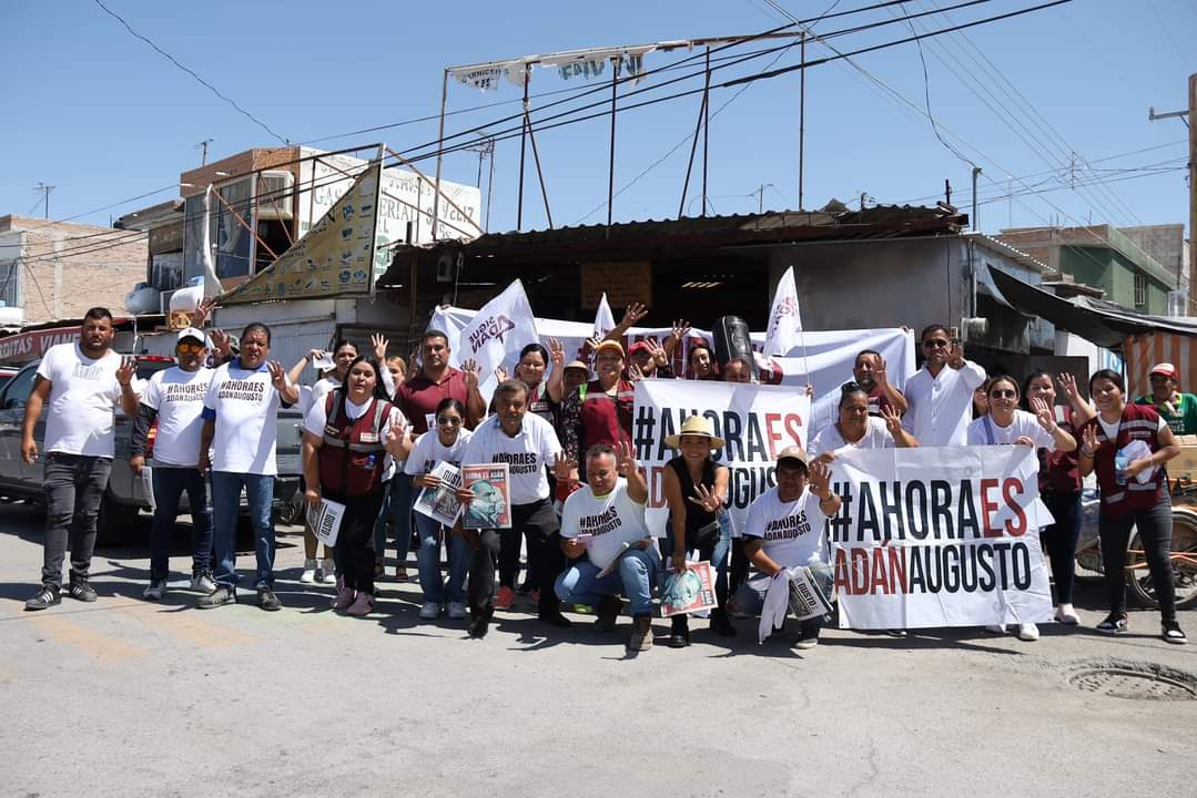 JBDiputado's tweet photo. Amigos les comparto imágenes de volanteo que realizamos el día de hoy en la región laguna del estado, la gente nos muestra su apoyo y estamos más convencidos que el licenciado #AdanAugustoLopez es quién encabezará los comités de la defensa de la 4T. https://t.co/D3UX6WXiHI