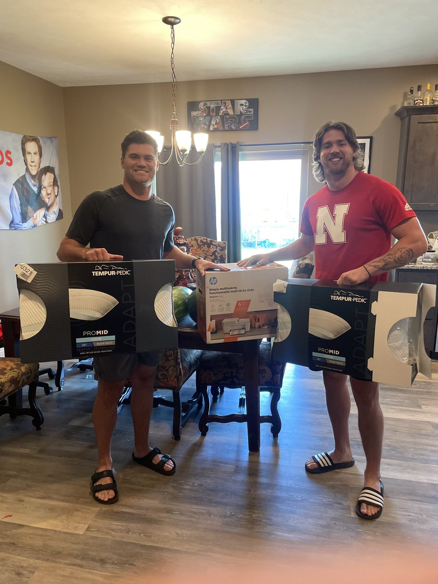 Thank you @nfmtweets for the hp printer and the tempur pedic cooling pillow! These products will be great to have , go check them out ! #NFMhometeam #NFMathlete