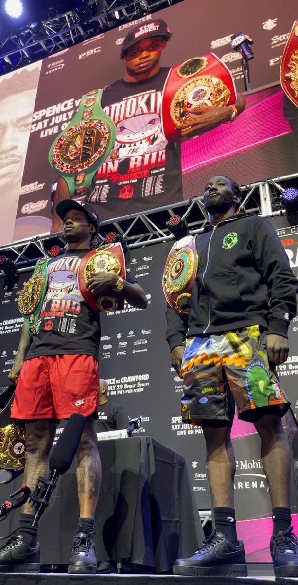 BoxaceGroup's tweet photo. Tonight we have everything needed for this to be fight of the decade. 

Vegas ✅
T-Mobile Arena ✅
The 2 best in the world ✅
Undisputed titles ✅

Who will be king 👑 of the Welterweights, Spence or Crawford? 

#SpenceCrawford #Boxing #BoxingNews #BoxingTonight https://t.co/MLTONnhMF9