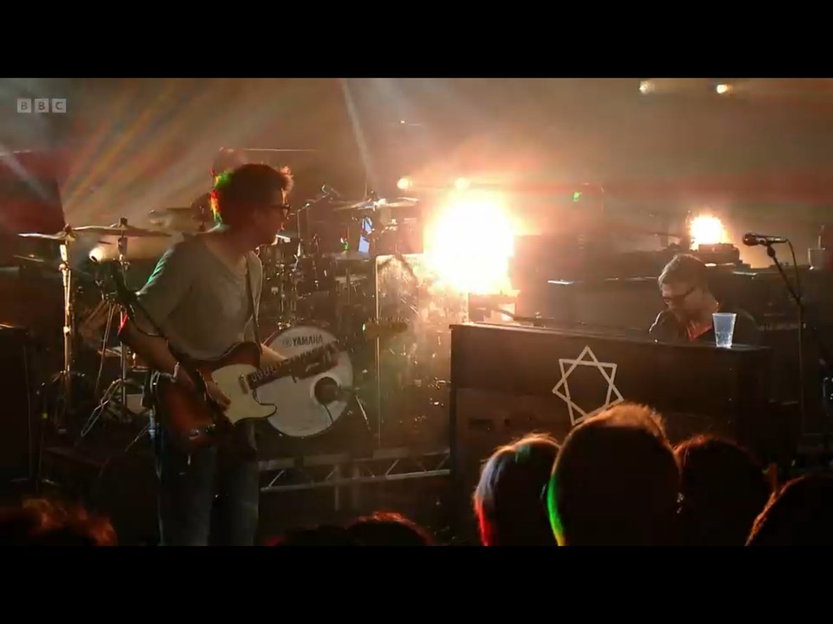 AndrewJazzie's tweet photo. Let’s not beat around the bush….
That Blur Radio 2 in Concert was FANTASTIC.
#blur #radio2inconcert #BlurAtTheBBC #damanalbarn https://t.co/rGEQWxkFKS