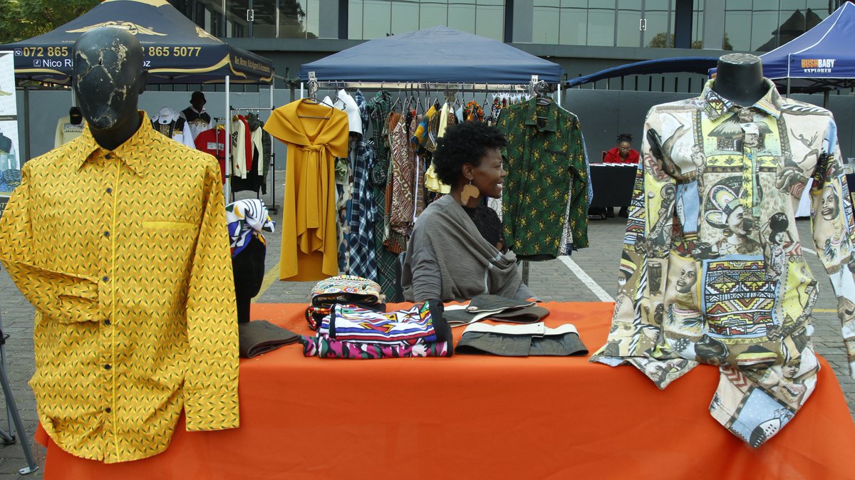 OurlivesMarket's tweet image. Today, our team was in Pretoria at  the Local Brand Red Carpet event hosted by @ekasimall, We also enjoyed some great capital city's live entertainment.

#buylocal #createjobs #localbrand