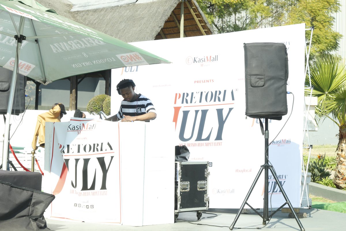 OurlivesMarket's tweet image. Today, our team was in Pretoria at  the Local Brand Red Carpet event hosted by @ekasimall, We also enjoyed some great capital city's live entertainment.

#buylocal #createjobs #localbrand