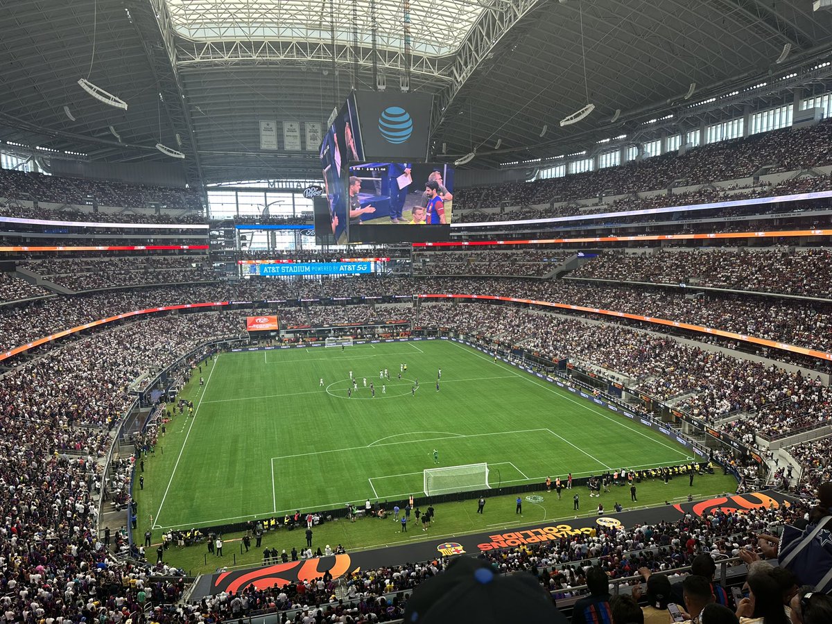 walter187c's tweet photo. Everything is bigger in Texas. El estadio y el nivel de partido que estamos teniendo https://t.co/fp1DabWtAd