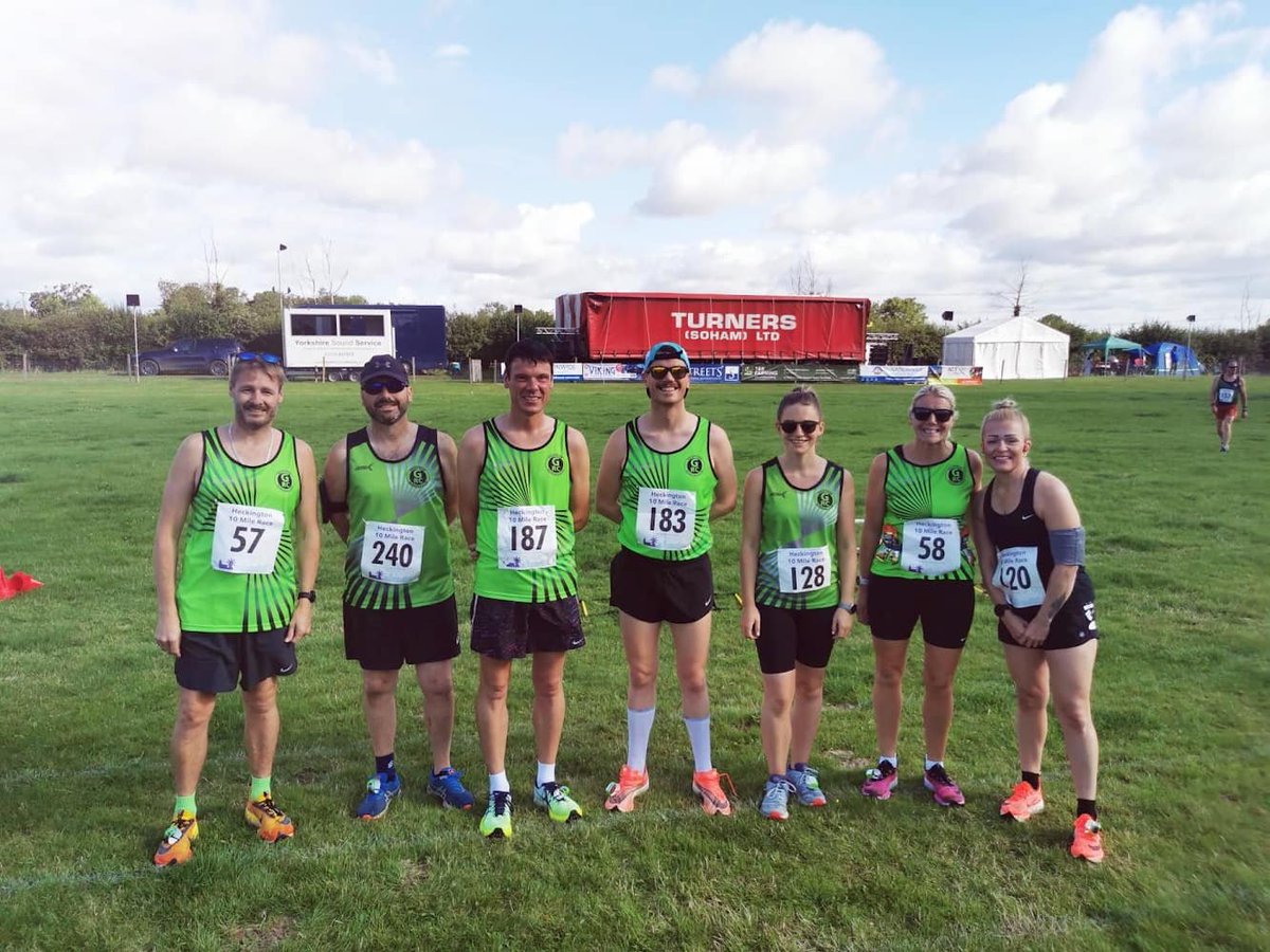 robin_atter's tweet photo. A 10 mile race starting and ending at @HeckingtonShow today. Amazing day. Really one of those happy days. #heckingtonshow #lincolnshire #ukrunchat #HappyWeekend https://t.co/7ua9s5QJp1