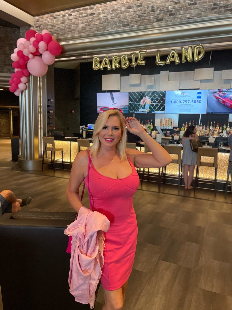 motleyliz7's tweet photo. It’s a perfect day! Come on Barbie! 💖💕
#Barbie #BarbieMovie https://t.co/w3FaOPDofl