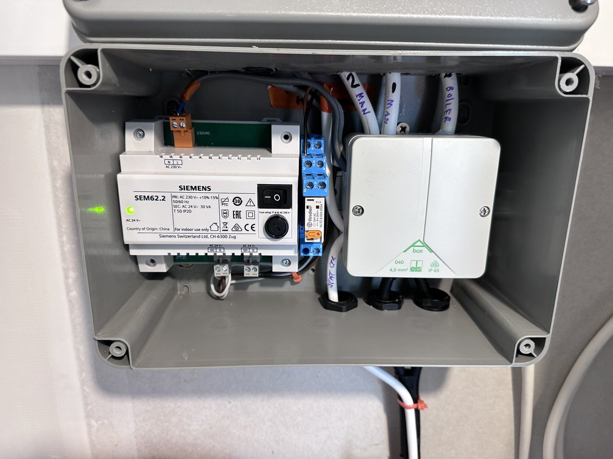 4x <a href="/madebygoogle/">Made by Google</a> nest thermostat  installation alongside 1x North American <a href="/madebygoogle/">Made by Google</a> thermostat for upstairs radiators circuit using 24vac transformer &amp; relay 👍🏻🏴󠁧󠁢󠁳󠁣󠁴󠁿 3x Additional Bluetooth nest temperature sensors to be used in new build #systemboiler #nestpro