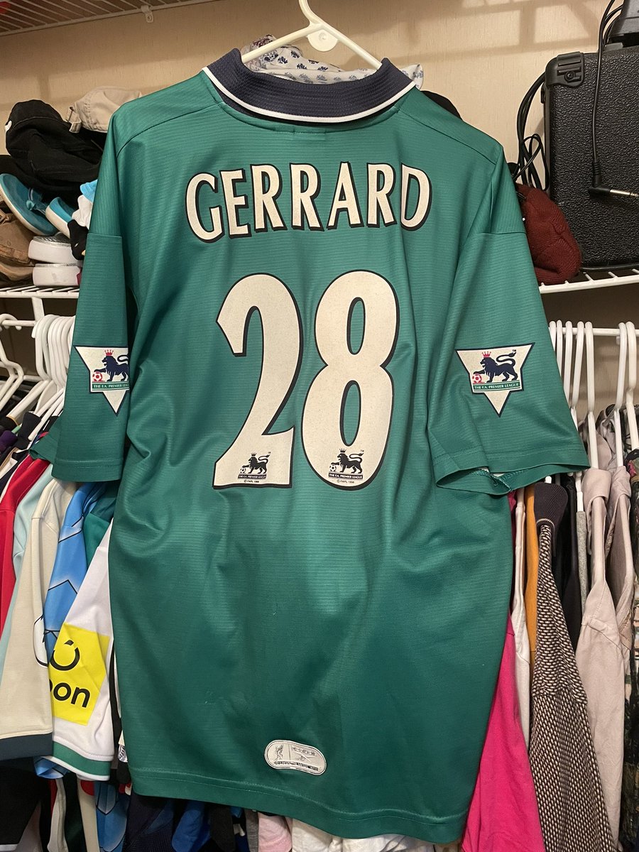 TheKitEnjoyer's tweet photo. Starting off with the kit closest to my heart, the 99/00 liverpool away. got it from @classicshirts years ago absolutely stunning https://t.co/X8DSGGbwNF