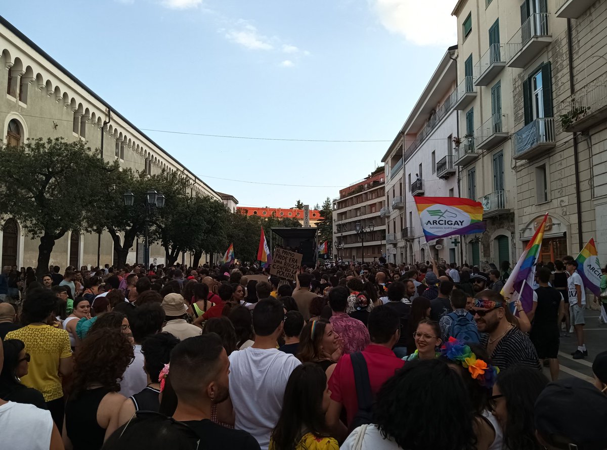 RCZ_75's tweet photo. Oggi #MolisePride a Campobasso.
#EsistiAmo
#Pride2023
#Campobasso
@Arcigay
@campobassocitta https://t.co/XN0vcZwPQ3