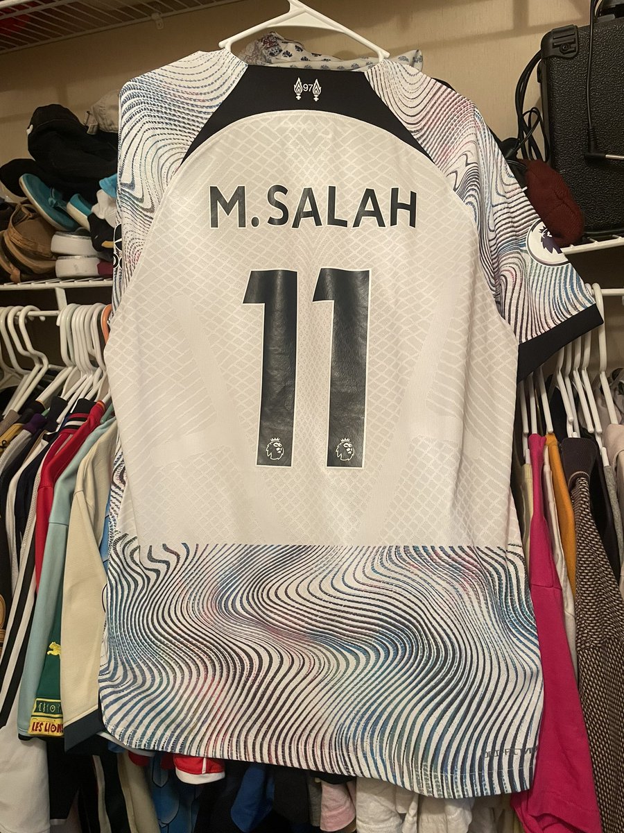 TheKitEnjoyer's tweet photo. @classicshirts Imo one of the best jersey ever made, the 2022/23 Liverpool away kit https://t.co/CW5GK2GkRz