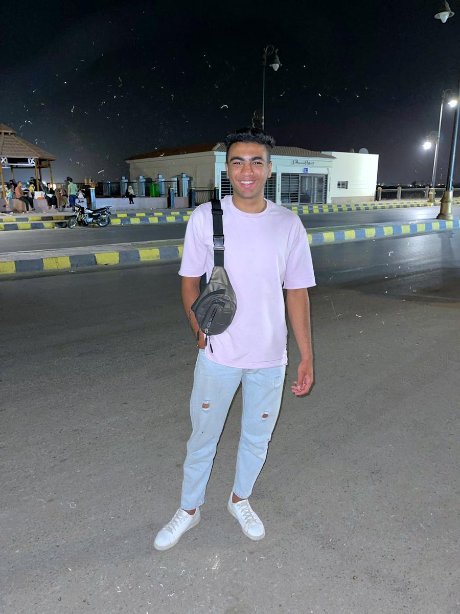 Amrzare5's tweet photo. don't worry about me, i can act like i'm fine🎐. https://t.co/m70zYDRn0h