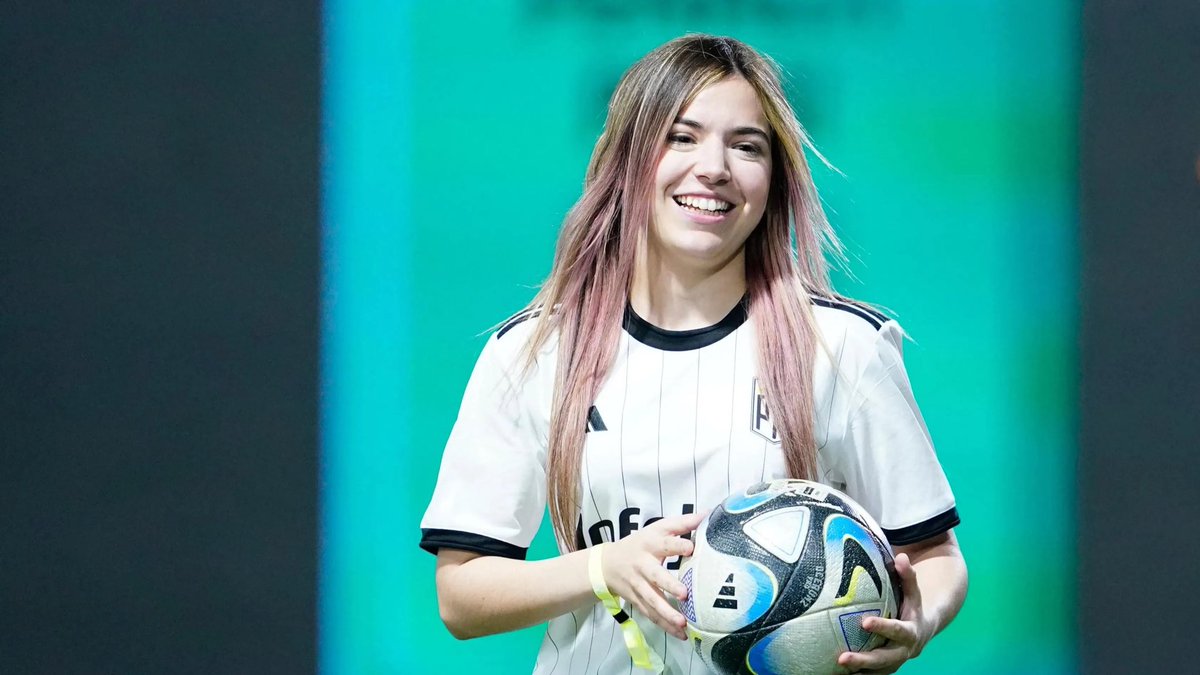 🎙️#QueensLeague | CAMPEÓN ⭐️

📌 PIO Femenil se convierte en el primer CAMPEÓN de la Queens League 

📌 Rivers consigue su primera estrella y se convierte en la primera presidenta en ganar un título dentro del formato Kings