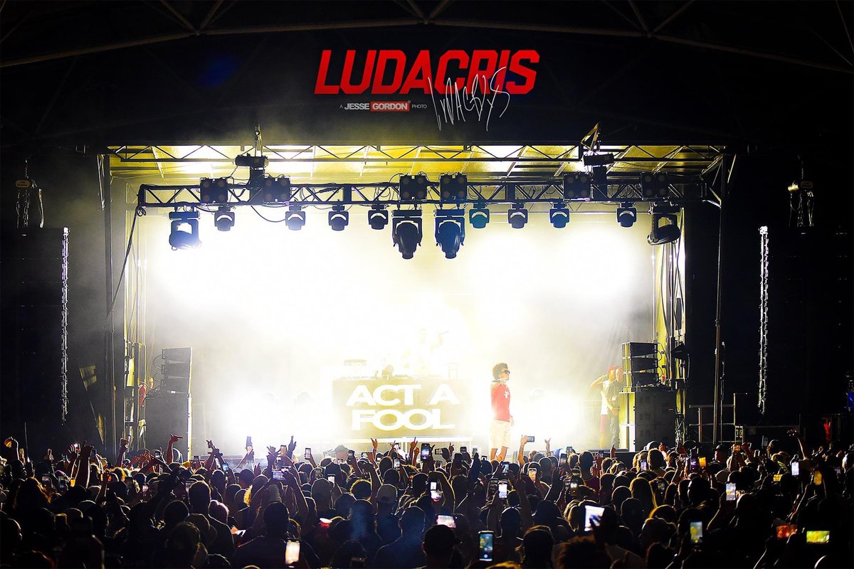 JesseGDesigns's tweet photo. Photographing @Ludacris last night! https://t.co/mVduslvxST