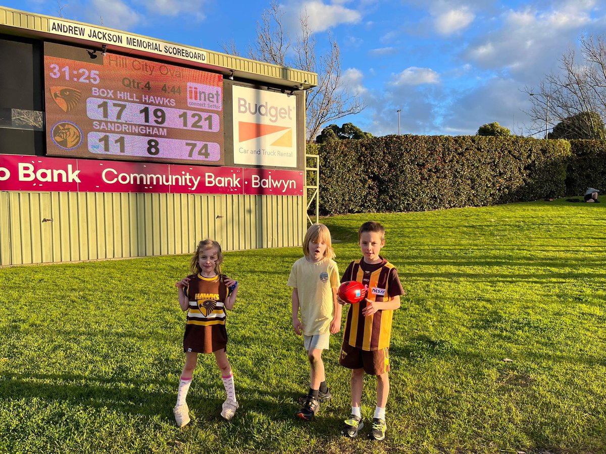 Great day out for the kids <a href="/BoxHillHawks/">Box Hill Hawks</a> Community Day. Good Winter weather for face painting; footy 4 fun clinic &amp; another win to the boys. Hopefully the <a href="/HawthornFC/">Hawthorn FC</a> can do the same today 🤞 
Good luck for the finals <a href="/PatClancey/">Pat Clancey</a> <a href="/Zane_LJ/">Zane Littlejohn</a> <a href="/sill_ed/">Ed Sill</a>