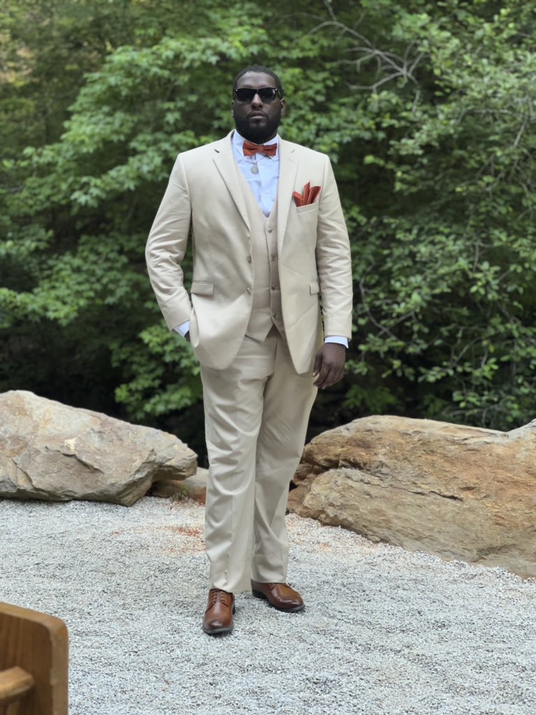 TremaineJr__'s tweet photo. #WeddingSeason #Mccrary https://t.co/m4F2OwabK4