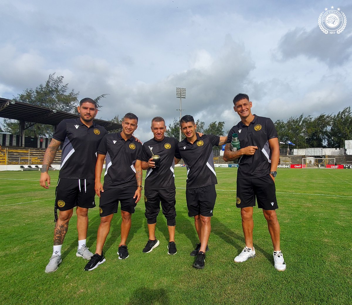 Diriangen_FC's tweet photo. 👋 ¡Blanquinegros en casa! 🏡🏟

¿Hoy nos apoyan en el Cacique?

🎫 C$70 General 

#UnSoloImperio #VamosCaciques https://t.co/ISxulin67k