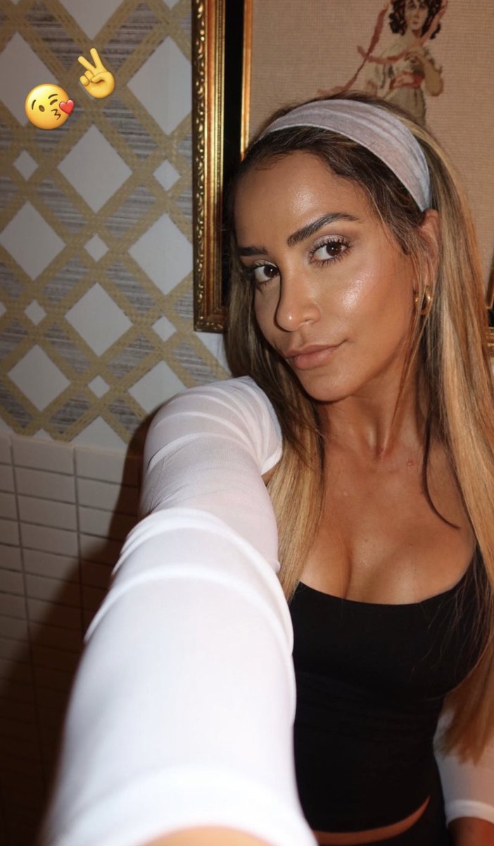 NhoophSource's tweet photo. .@WWE_Aliyah via instagram story https://t.co/aIue78PDYD