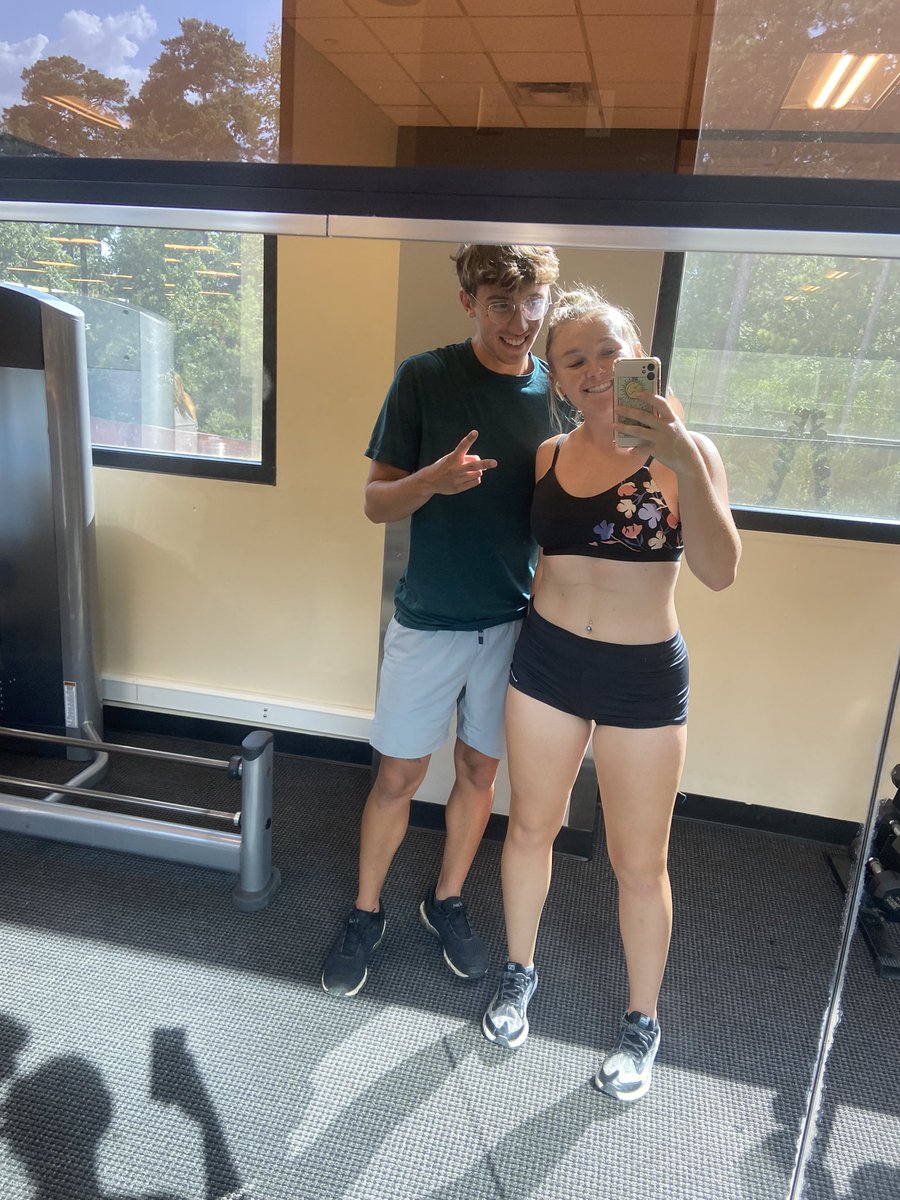 RyleePierce9's tweet photo. Hitting the gym hard for our 2 day drive starting tomorrow! https://t.co/BSUrEGWXY4