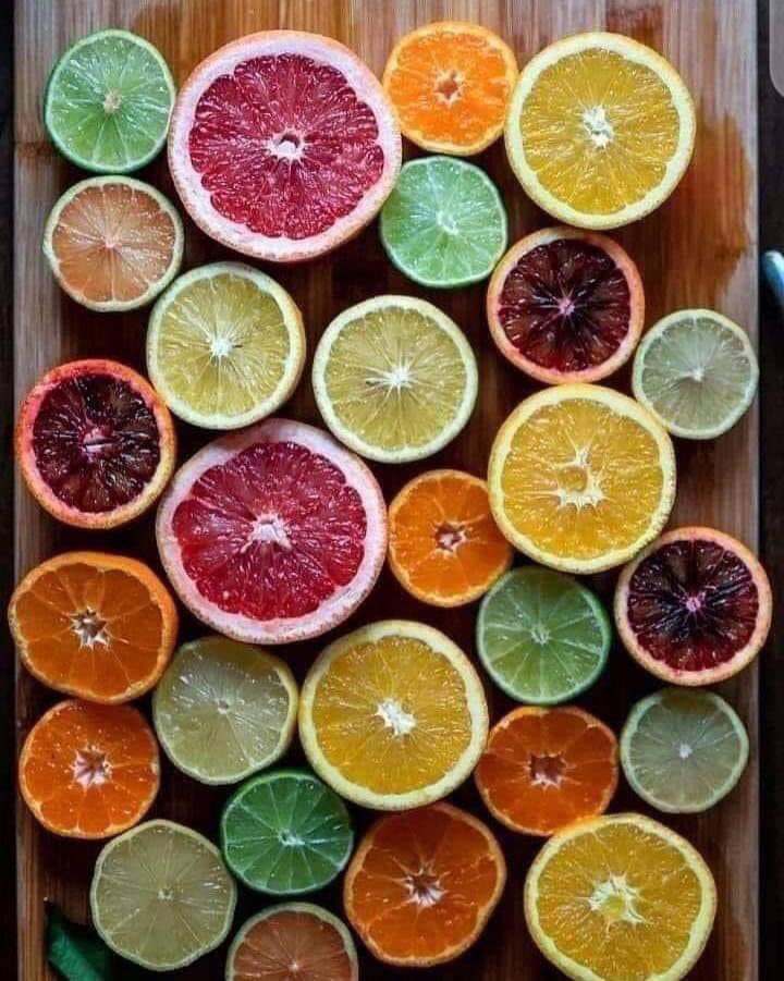 khudhr_eissa's tweet photo. يُسْقَىٰ بِمَاءٍ وَاحِدٍ ✨💧🤍 https://t.co/UZpTgIuitl