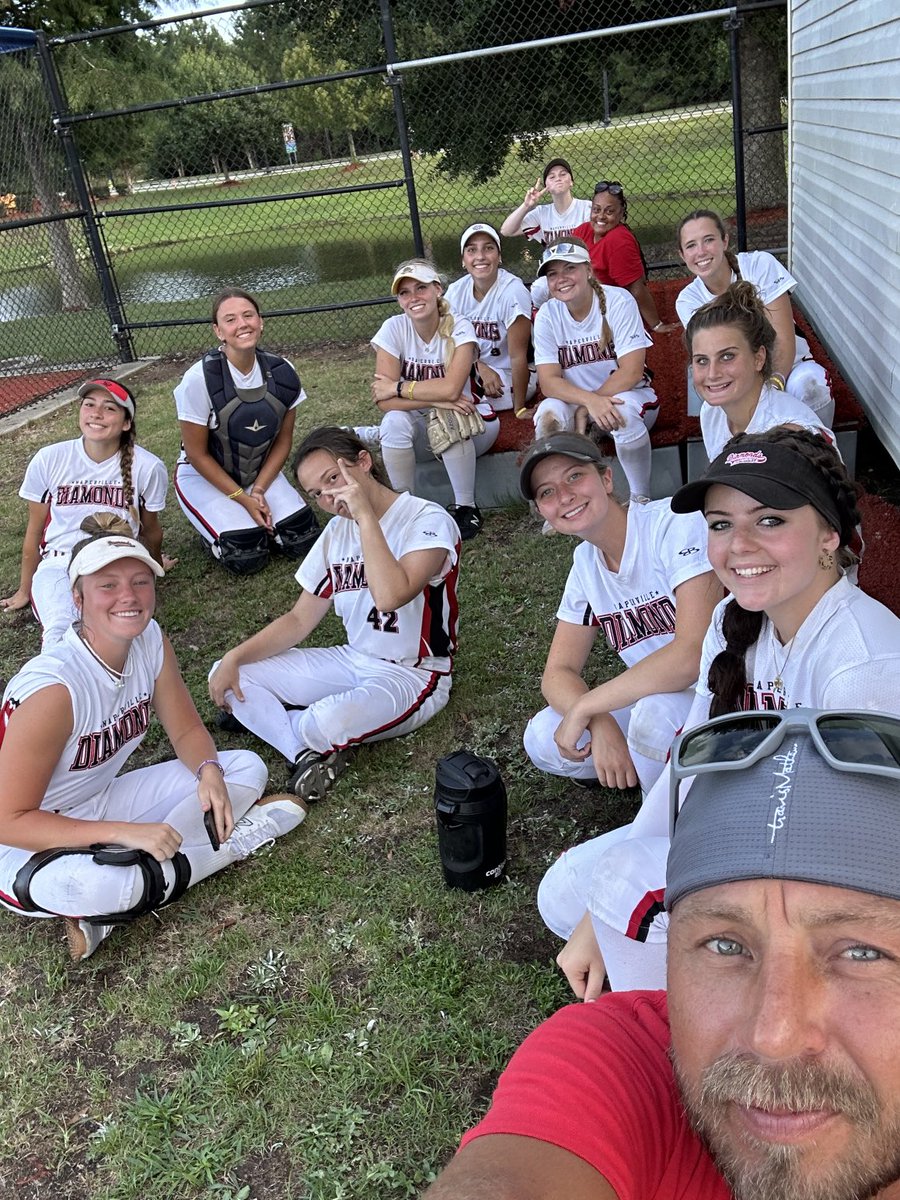 Crazy 4 Softball!! tweet media