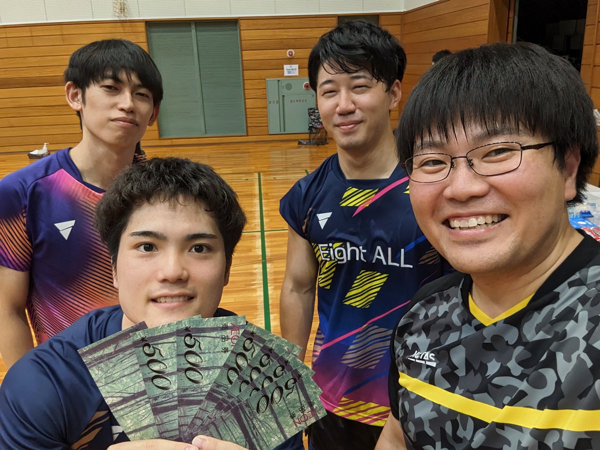 EightALL1's tweet photo. 7/29第１３回 東海オープン三重県卓球団体リーグ戦
結果
1部優勝
EightALL 大橋、原、萩原、重

対戦した方々ありがとうございました😊いい試合ばかりでとても楽しかったです！
試合終わりの飲み会も優勝してきました🍻 https://t.co/17oRNDSMhq