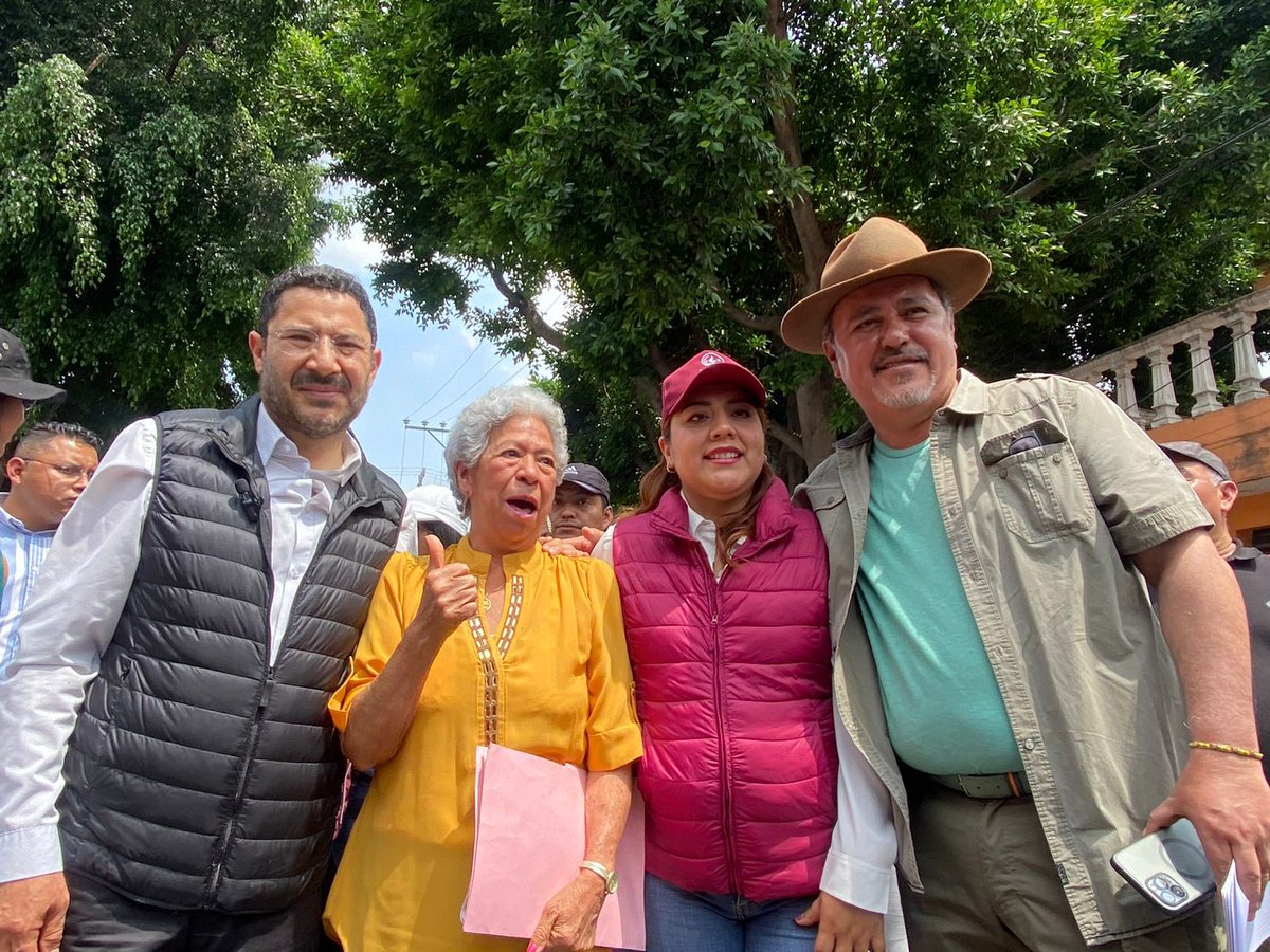 RigoSalgadoV's tweet photo. Llevamos bienestar a las colonias prioritarias de la ciudad

Acompañé al #JefeDeGobierno @martibatres y a la alcaldesa de Tláhuac Berenice Hernández Calderón, @bereheca en recorrido de supervisión.

Realizamos una asamblea informativa ante vecinos de la colonia Del Mar para rendir cuentas del programa #BienestarEnTuColonia 333.