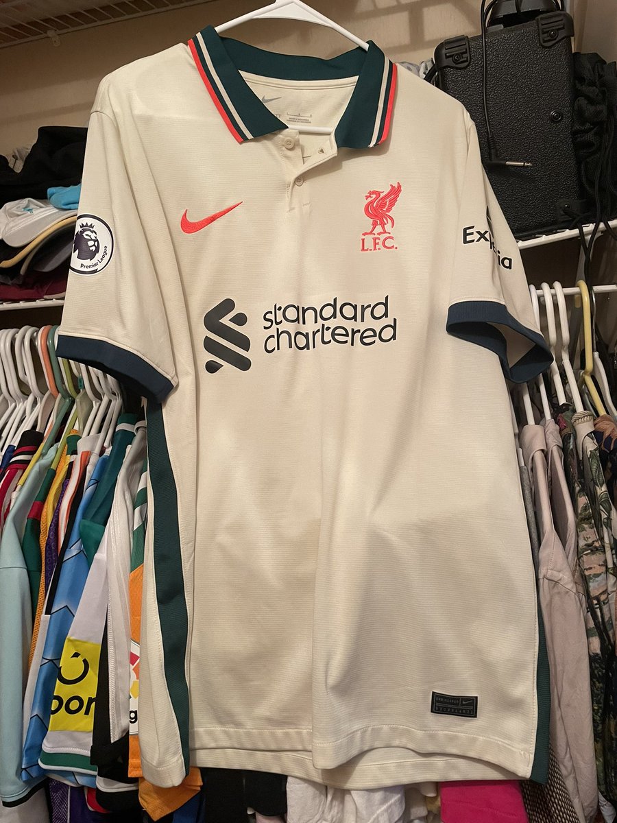 TheKitEnjoyer's tweet photo. @classicshirts The Liverpool 2021/2022 away kit https://t.co/T8hsXOLNzx