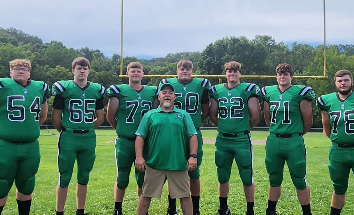 jason61jackson's tweet photo. Corn fed farm boys down here on the banks of the Ohio River! Eastern grows em big! #wintheplay
#theonlywayweknow https://t.co/FXr7NG0lJg