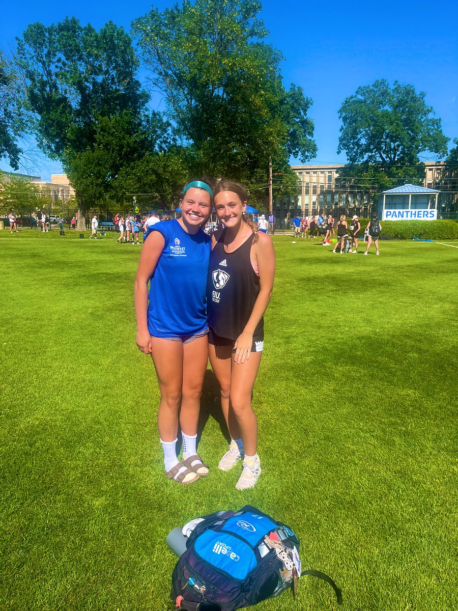 Had a great day at @EIUsoccer camp! Great to see a former @morush_ecnl player while I was there⚽️
Thank you @Dirk8Bennett @DeannaHecht14 for hosting a great camp