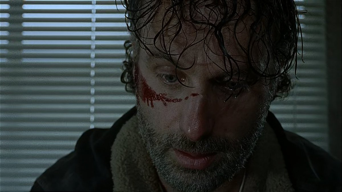 screenscaps's tweet photo. andrew lincoln in the walking dead (2016) https://t.co/tvXQtr3bwF