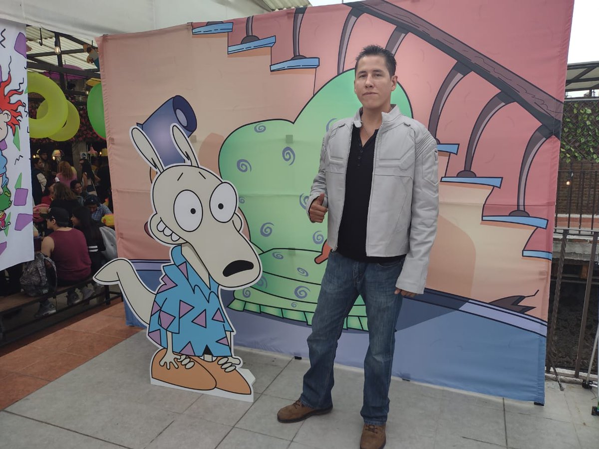 diario24horas's tweet photo. Pequeños y grandes se reúnen en el #HappyEver Fest, en el Centro Histórico de la #CDMX para revivir sus caricaturas favoritas de los 90's y dos mil.

👉: https://t.co/25rholM2Md
📸: @Mrcherry_tree https://t.co/jZJWehMNw1