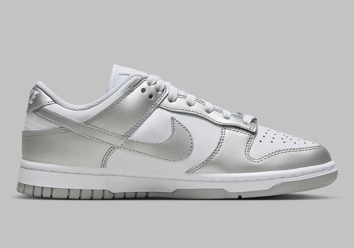 SneakerNews's tweet photo. Molten silver metals inspire this upcoming Nike Dunk Low 🛠️ https://t.co/PpdeCifsCE