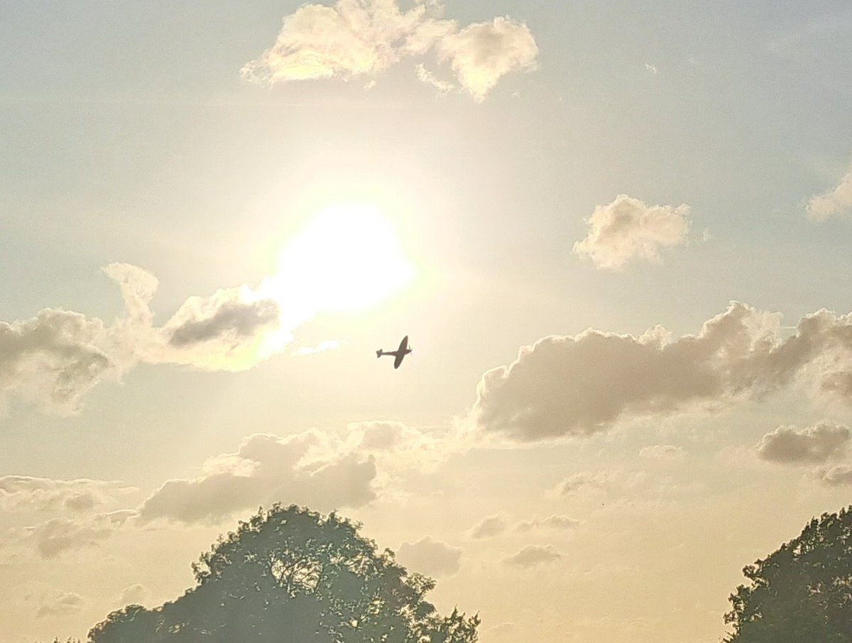 Defence_Finance's tweet photo. Tremendous Spitfire display at #BattleProms @HighclereCastle tonight in aid of @SSAFA @DefenceHQ. A better picture passing the setting sun. https://t.co/1hVdOgQm5e