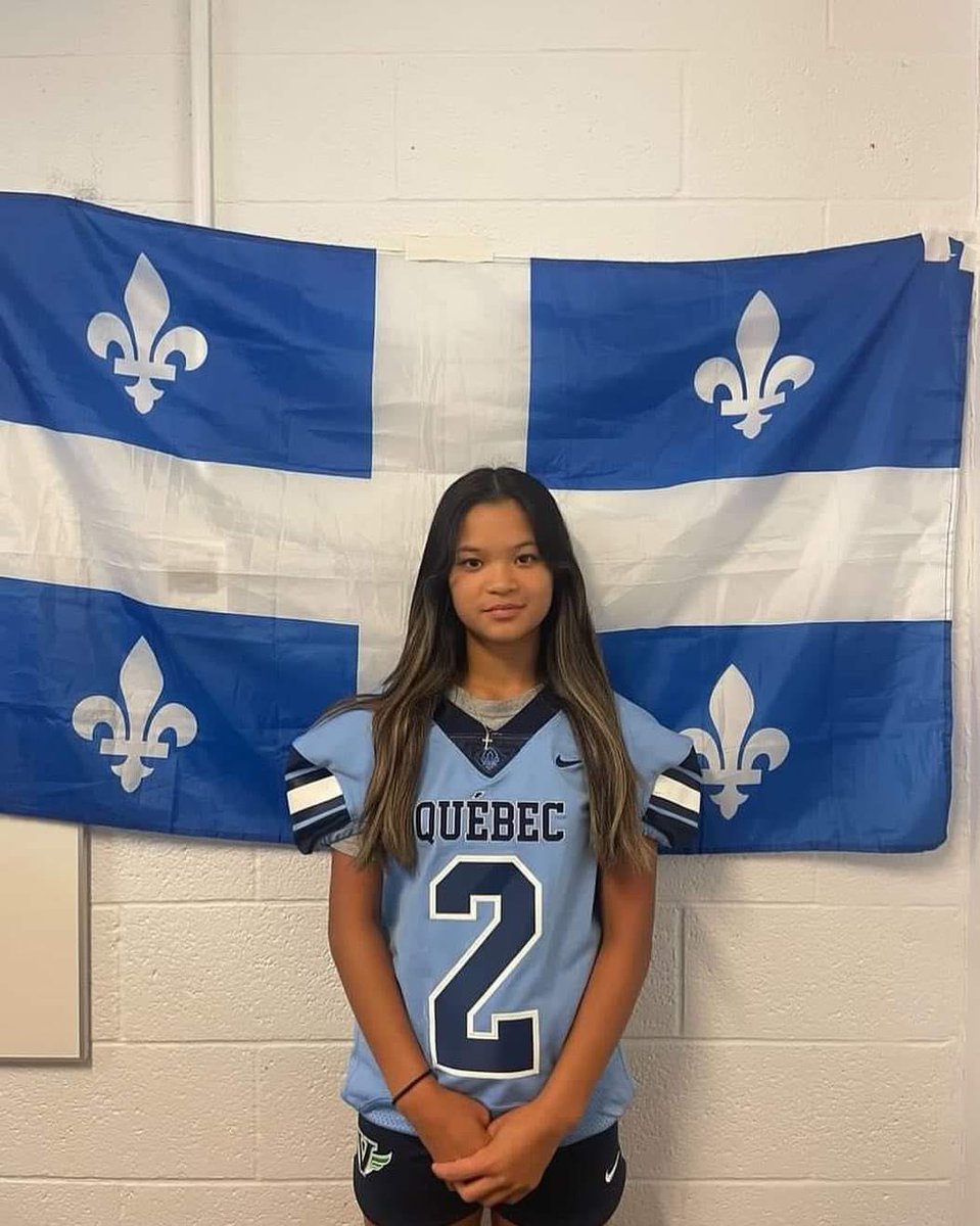 FondationEQc's tweet photo. Magnifique photo de la jeune athlète Noraly Racicot avec l’équipe de @footballquebec⚜️ MU18. Elle joue au football 🏈 contact depuis 2 ans et elle sera secondeur pour l’équipe nationale du Québec. BRAVO NORALY!
#footballquebec #quebec #equipequebec https://t.co/YZsuk318jE