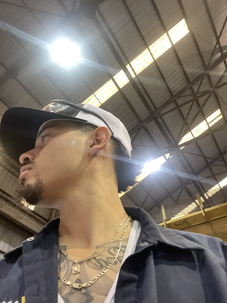 _Rene3's tweet photo. Blue collar in Texas ain’t it https://t.co/8sChy6xe1R