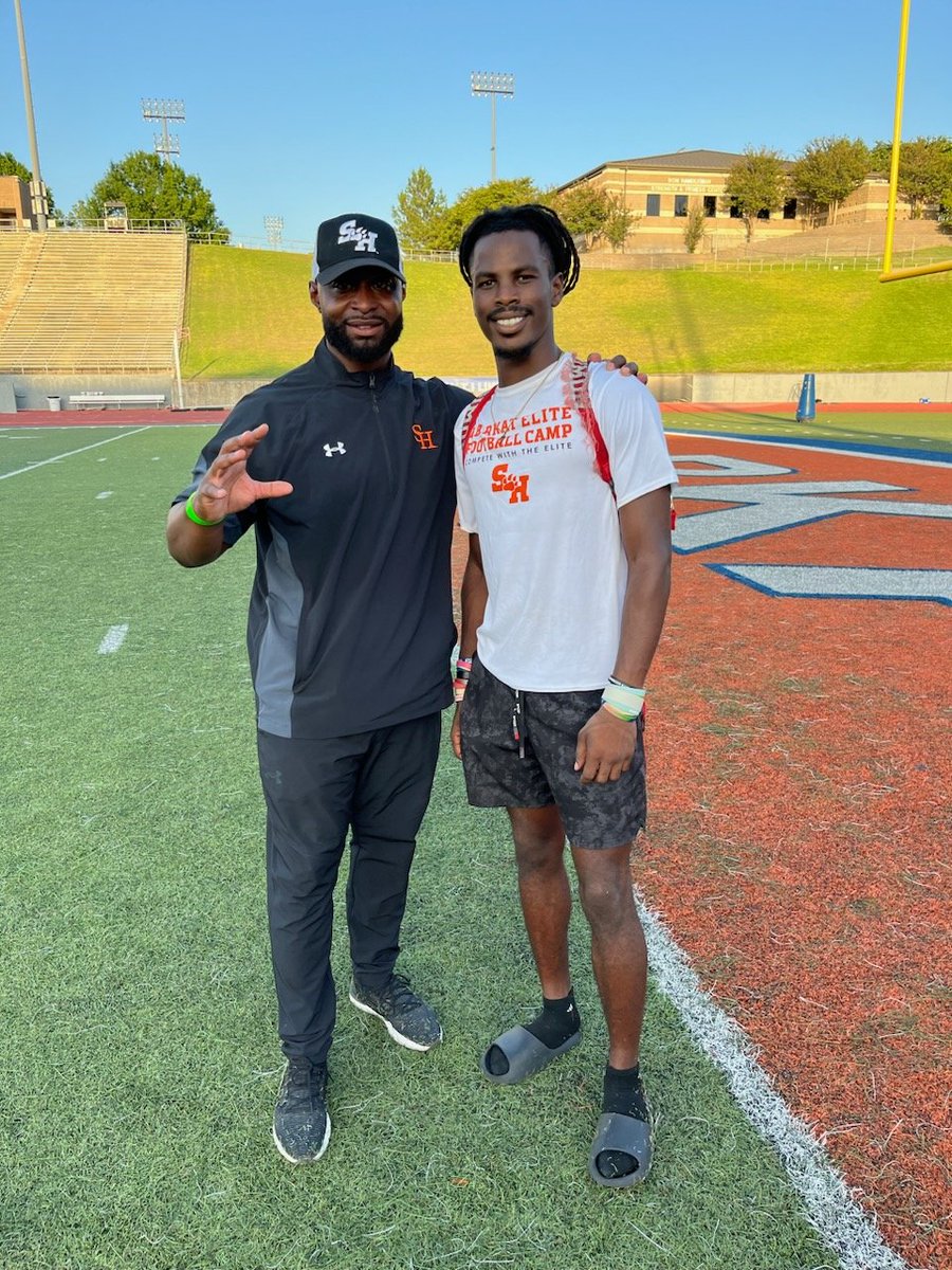 Solid camp <a href="/BearkatsFB/">Sam Houston Football</a> with <a href="/coachcbuckner/">Christopher Buckner</a> Thanks for the invite <a href="/CBarnes_95/">Clayton Barnes</a>