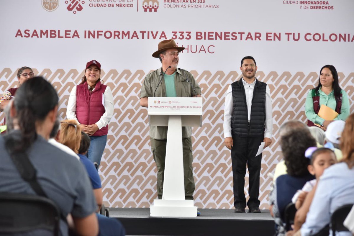 RigoSalgadoV's tweet photo. Llevamos bienestar a las colonias prioritarias de la ciudad

Acompañé al #JefeDeGobierno @martibatres y a la alcaldesa de Tláhuac Berenice Hernández Calderón, @bereheca en recorrido de supervisión.

Realizamos una asamblea informativa ante vecinos de la colonia Del Mar para rendir cuentas del programa #BienestarEnTuColonia 333.