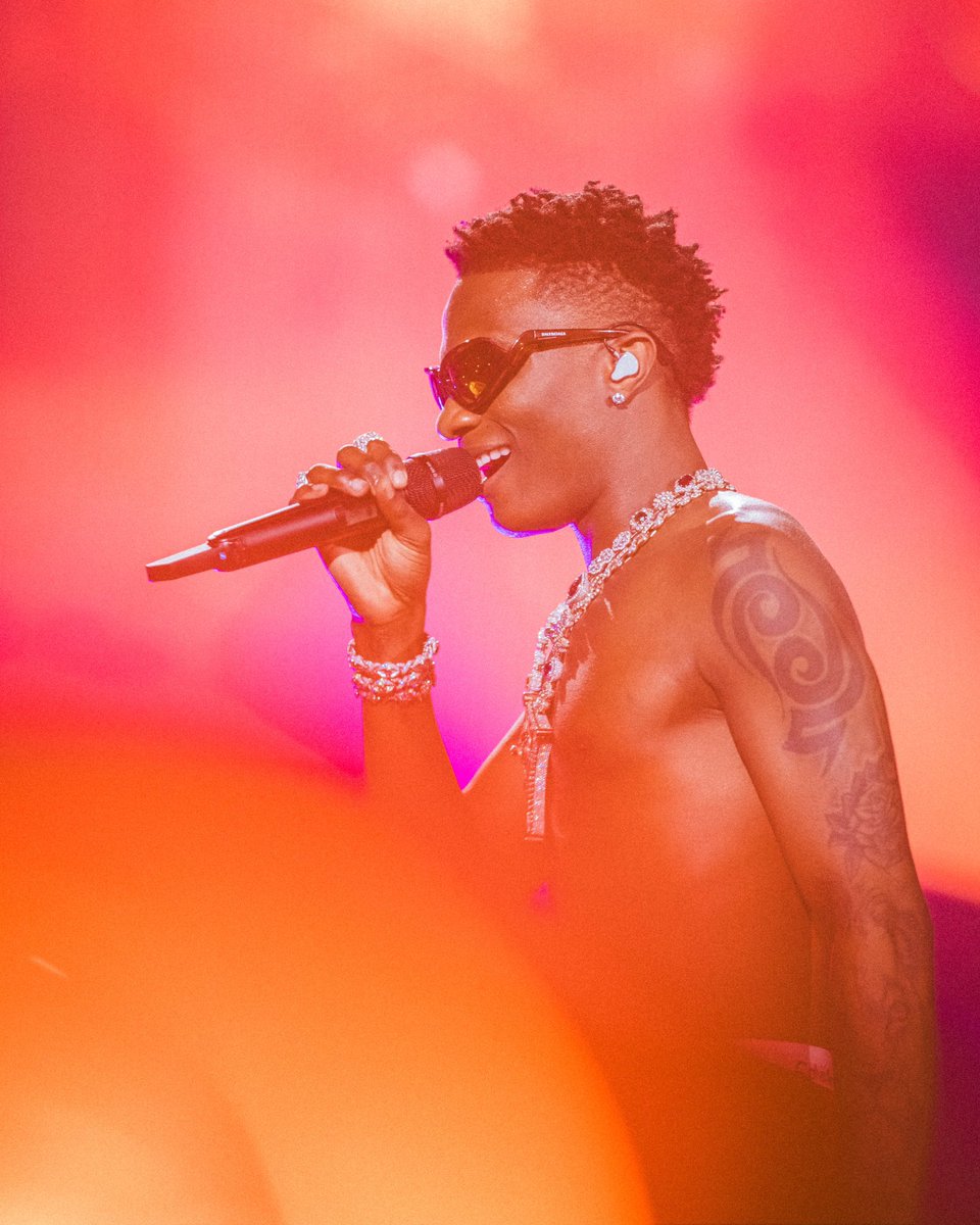 SavvyRinu's tweet photo. The first African act to sell out Tottenham Hotspur’s 80k capacity stadium. Call his NAME ! 🐐 
#WizkidxTottehamStadium https://t.co/MP5xUOfK0x