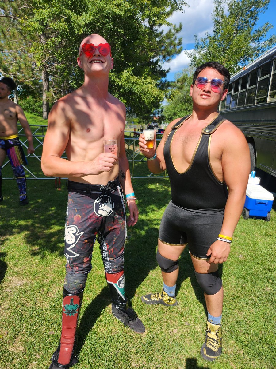 MattHoney66's tweet photo. Nothing but love when looking through these glasses. β€οΈπ―π
@f1rstwrestling in Duluth is a blast!
#AllPints https://t.co/QDmH5sYi89