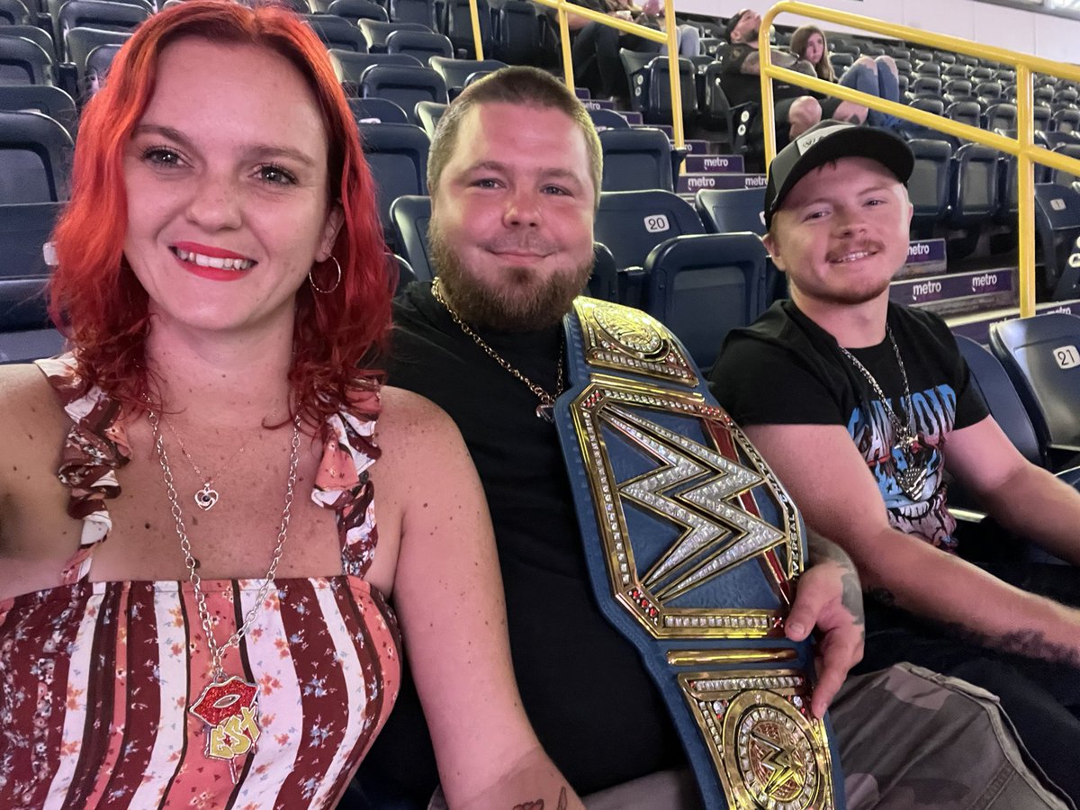 armfi9815's tweet photo. #WWEFortMyers we can't wait https://t.co/rsh5NODE9F