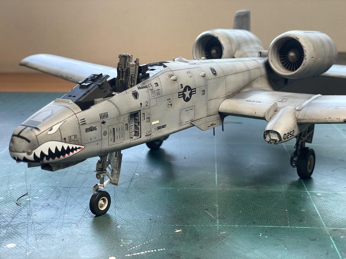 wakky1114's tweet image. Academy1/48A-10Thunderbolt Ⅱ進捗。エンジン周りの追加ウエザリングの後ランディングギア取り付け。A-10大地に立つ！
#Academy
#a10thunderbolt