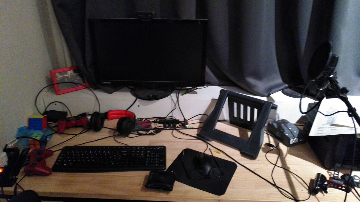 OriginOfChaos's tweet photo. @xwiisuper Laptop's a bit shy https://t.co/Bt7KbbQ7oT