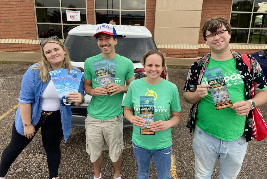 AFPMichigan's tweet image. A fantastic Saturday on our #NationalDayOfAction! Our team of volunteers and activists were talking with #Michiganders about how @AFPhq is leading the way to #ReigniteTheAmericanDream!

We knocked on over 1600 doors and made over 4300 phone calls on how #ProsperityIsPossible! 🇺🇸
