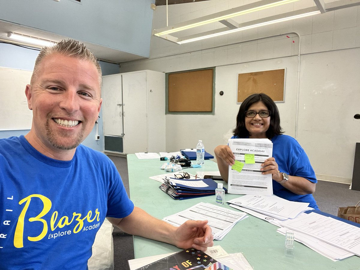 ExploreK12's tweet photo. Enrolling new scholars for our first campus in Orange #trailblazer @CHeatonPhD @GloriaJRomero https://t.co/fzYiyI0n09