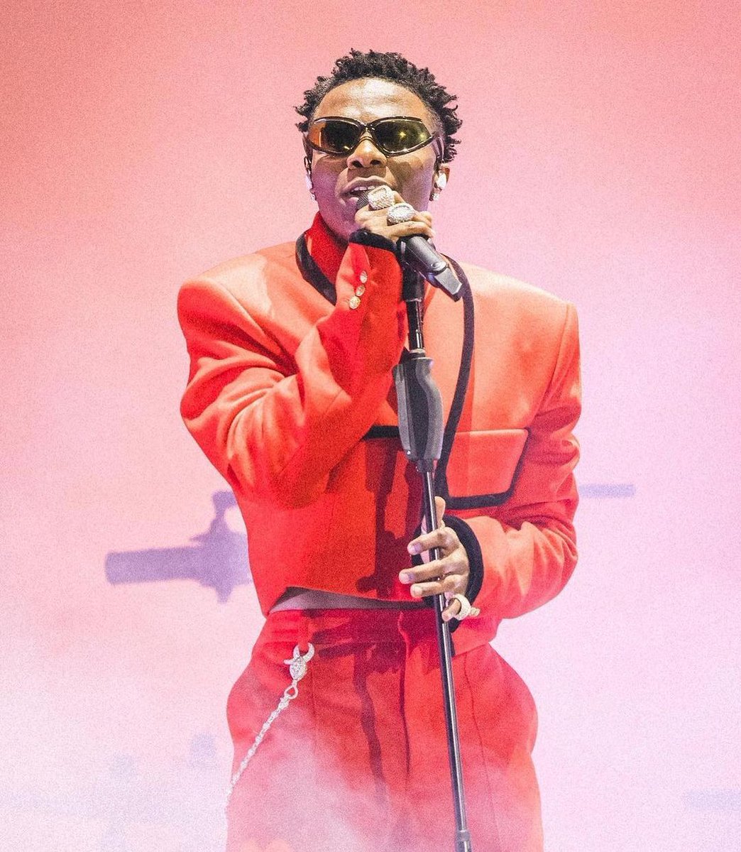 OGSam06's tweet image. #WizkidxTottehamStadium
Wizkid sold out 80,000 capacity Tottenham Stadium, London🦅❤️
Once you big! You big forget!🤹🏽

Most decorated artist I ever met in my life nah BIG WIZ 🦅