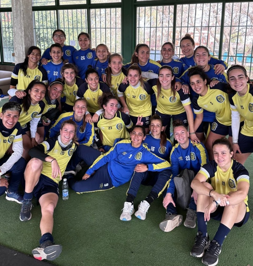 🇺🇦💪 TODAS JUNTAS

#Central continúa con la pretemporada de cara a la Copa que se aproxima. 

#VamosLasPibas🔵🟡