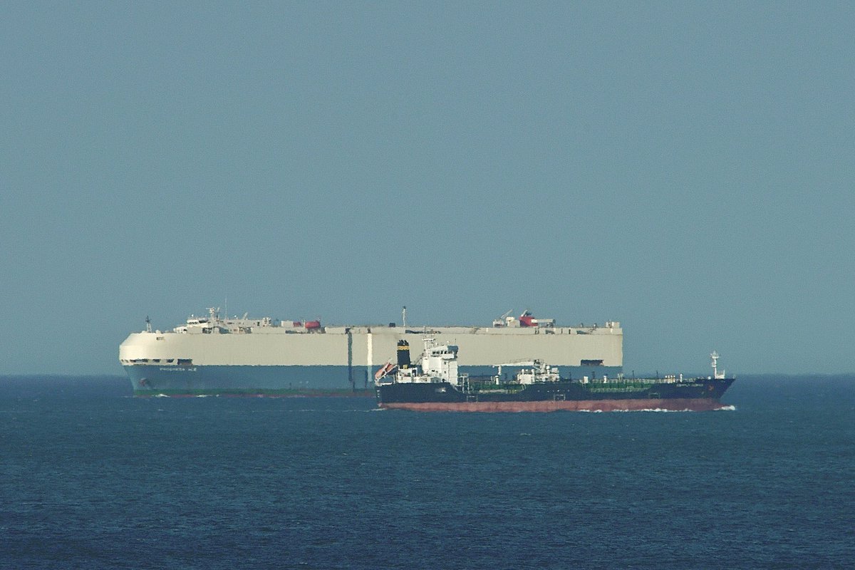 johnmorgan726's tweet photo. The #BitumenTanker #AsphaltCarrier IMO:9293545 en route to Corpus Christi, Texas, flying the flag of the Marshall Islands 🇲🇭. And in the background the #VehicleCarrier #ProgressAce IMO:9267687 en route to Baltimore, Maryland @BShipspotting @BaltoChes flying the flag of Panama 🇵🇦. https://t.co/x7w1n6ykro